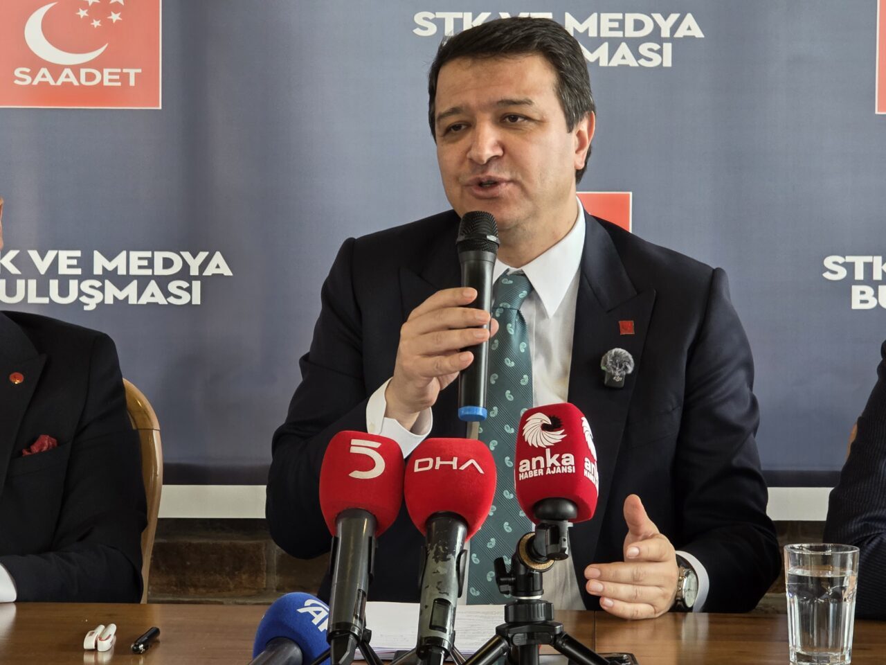 BİNGÖL (AA) – Saadet Partisi Genel Başkanı Mahmut Arıkan, Bingöl'de