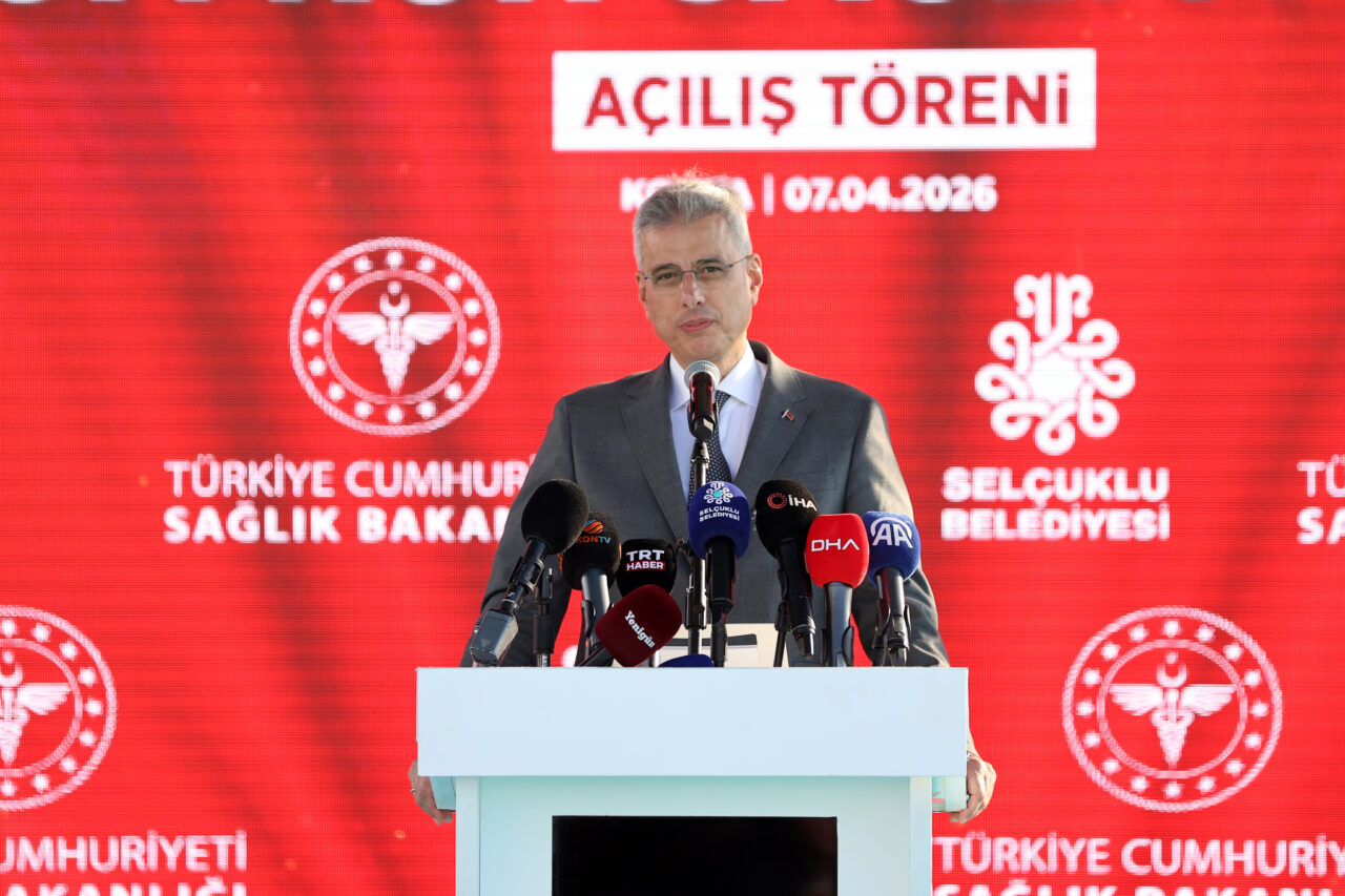 - "Bizim 'Koruyan Sağlık' vizyonumuzun özeti şudur; 'Biz hastalığa değil,