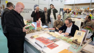 - "Öncelikle Türk yazarlardan kendi tarihimizi öğrenelim. Dünya tarihinden Türkleri