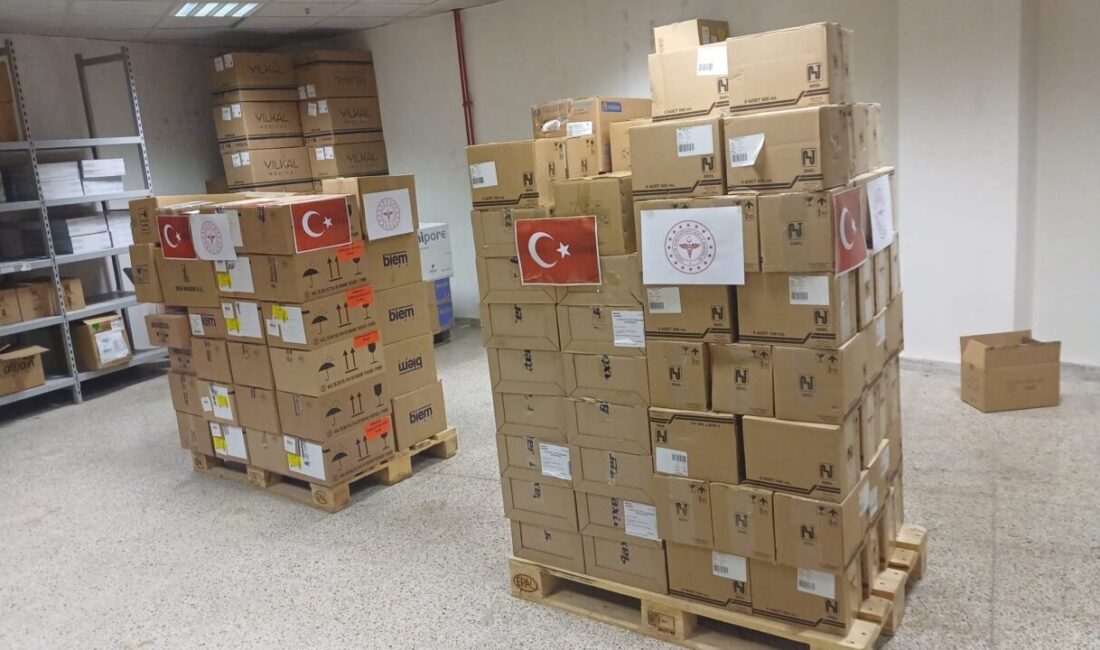 - Bakanlıkça yürütülen çalışmalar kapsamında, 3 tır tıbbi yardım malzemesi