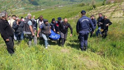 SAKARYA (AA) – Sakarya’nın Karasu ilçesinde devrilen traktörün altında kalan