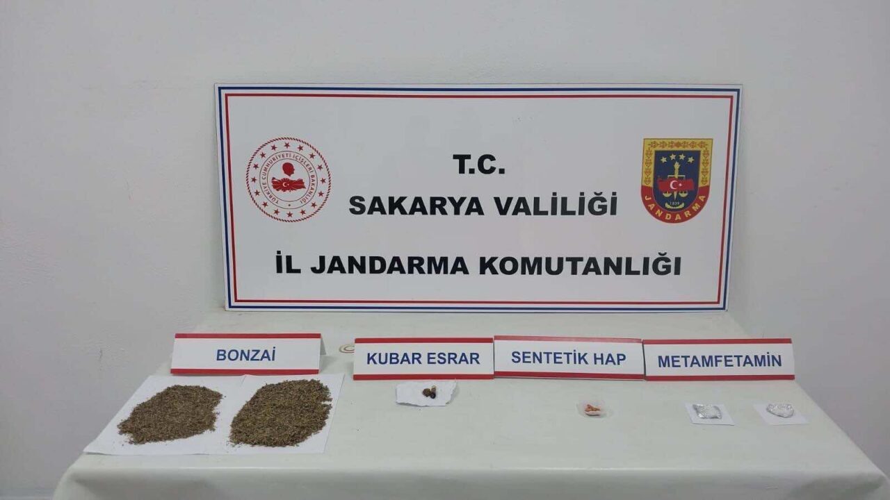 SAKARYA (AA) – Sakarya'da düzenlenen uyuşturucu operasyonunda gözaltına alınan 5