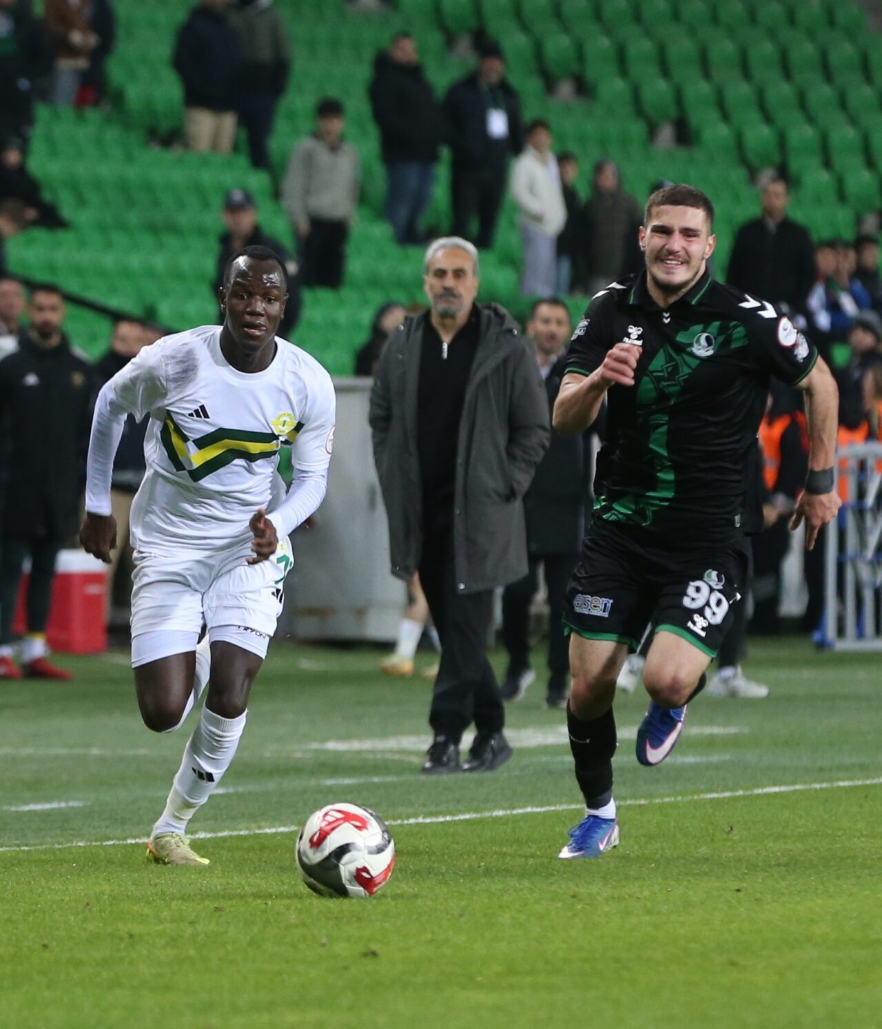 -Sakaryaspor: 1 - Esenler Erokspor: 2

- Sakarya temsilcisi küme düştü