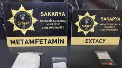 SAKARYA (AA) – Sakarya'ya il dışından uyuşturucu sevkiyatı yapan 3