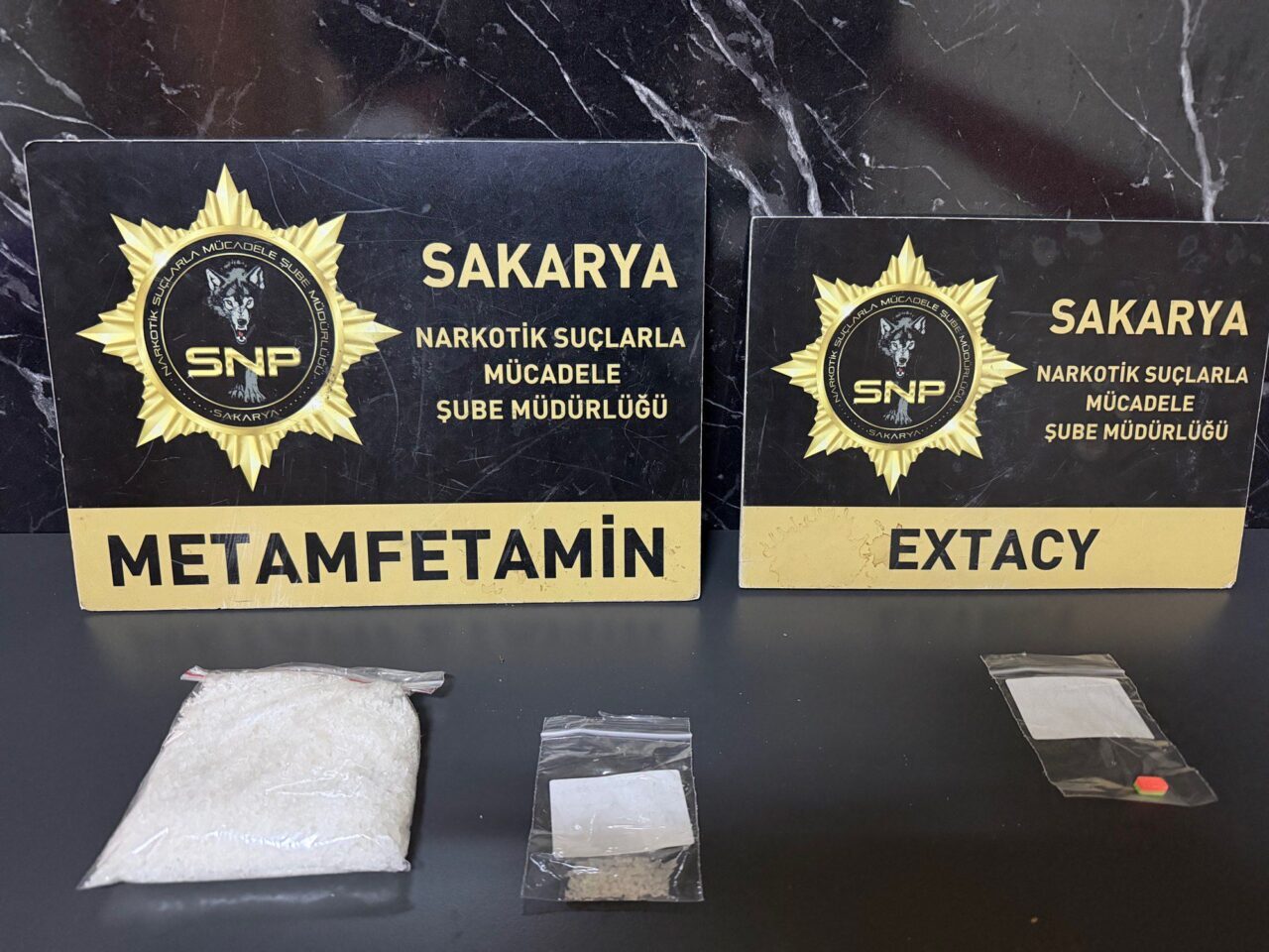 SAKARYA (AA) – Sakarya'ya il dışından uyuşturucu sevkiyatı yapan 3