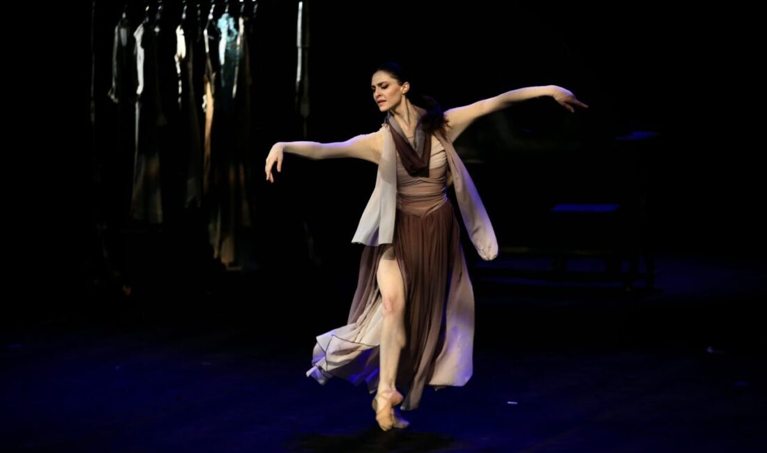 SAMSUN (AA) – Samsun Devlet Opera ve Balesi (SAMDOB), "Balerin"