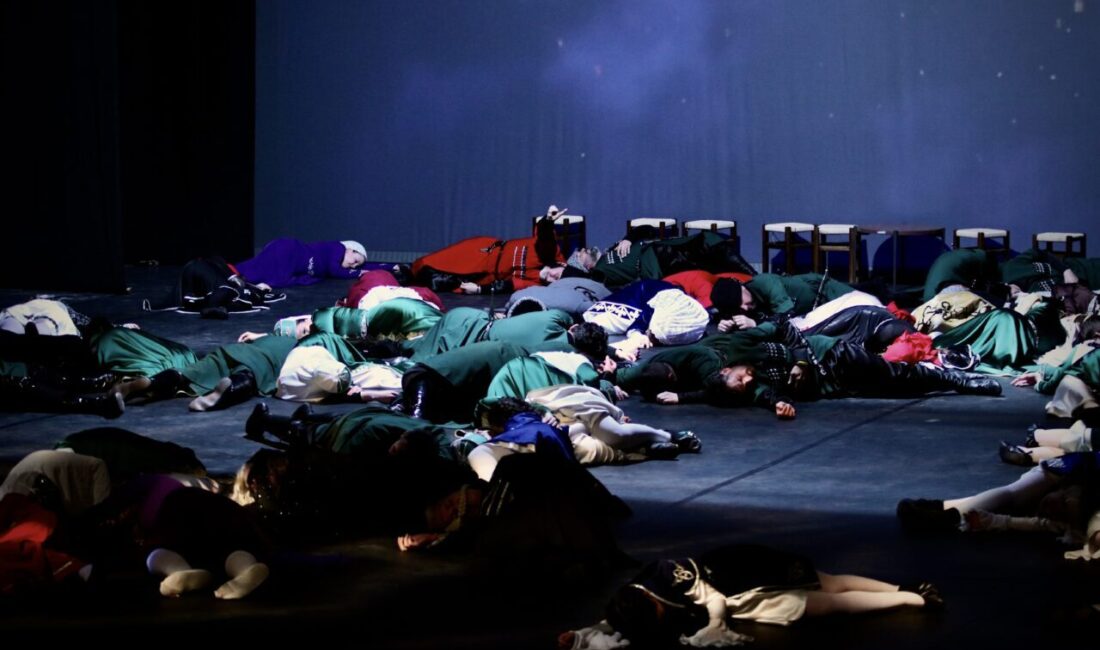 SAMSUN (AA) – Samsun'daki Azamat Dans Akademi Kültür Derneği, insanlık