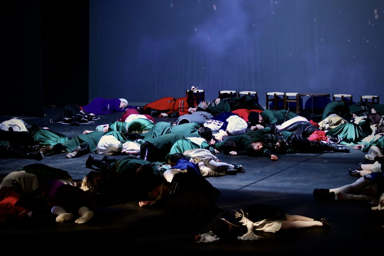 SAMSUN (AA) – Samsun'daki Azamat Dans Akademi Kültür Derneği, insanlık