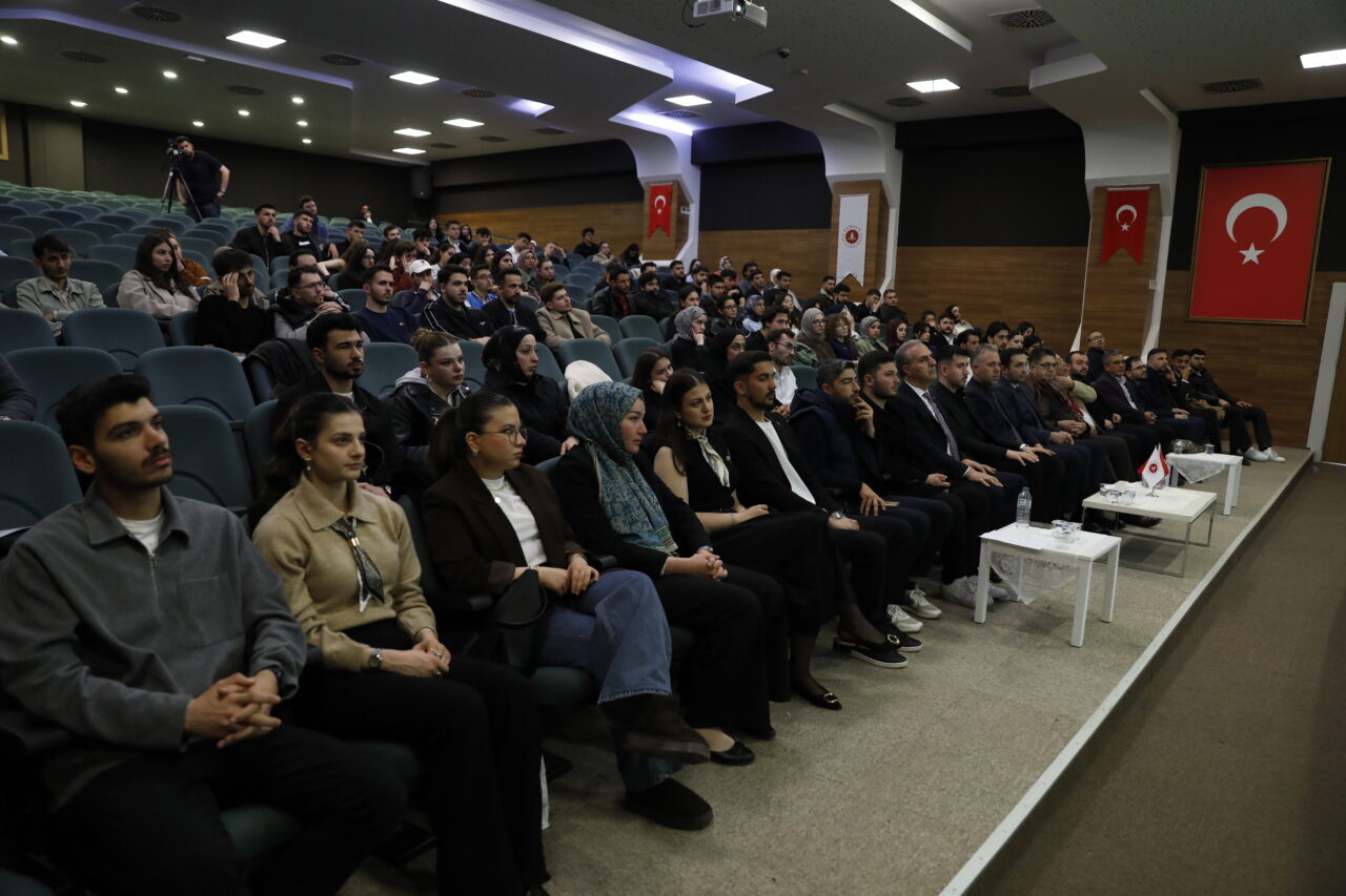 SAMSUN (AA) – Samsun Üniversitesi ev sahipliğinde "Doğu Türkistan: Unutulan