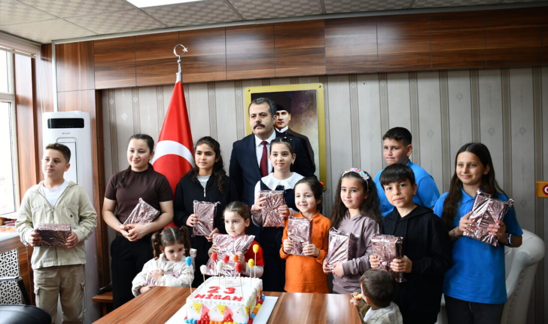 SAMSUN (AA) – Samsun'un Vezirköprü ilçesinde, 23 Nisan Ulusal Egemenlik