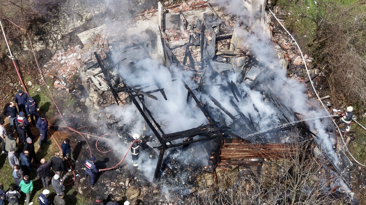 SAMSUN (AA) – Samsun'un Yakakent ilçesinde evde çıkan yangında 1
