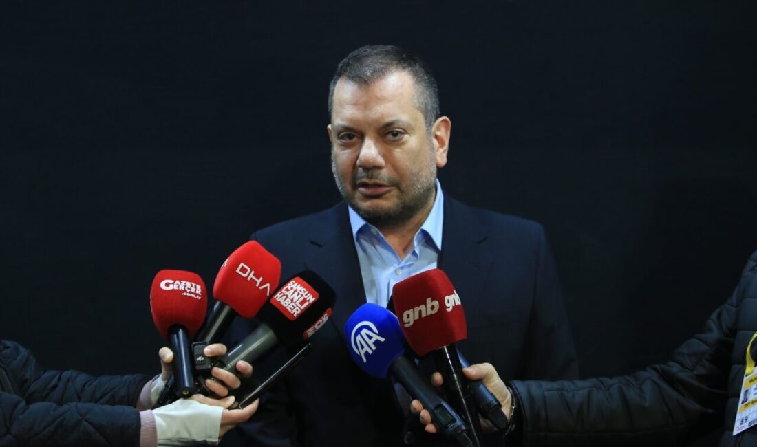 - Trabzonspor Kulübü Başkanı Ertuğrul Doğan:
-"Hem Samsunspor takımını hem de