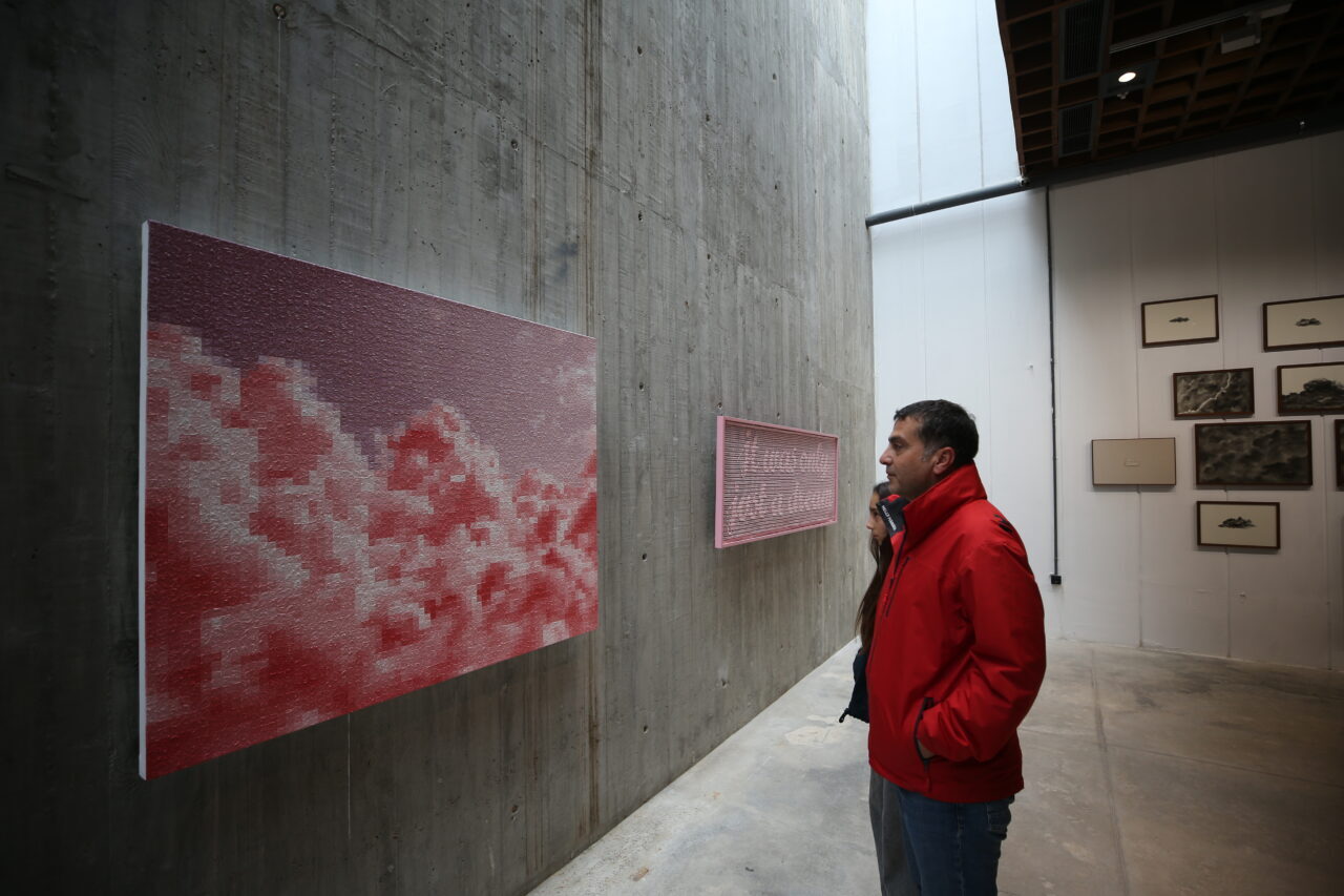 ÇANAKKALE (AA) – Sanatçı Merve Şendil'in "Sadece Bir Rüyaydı" adlı