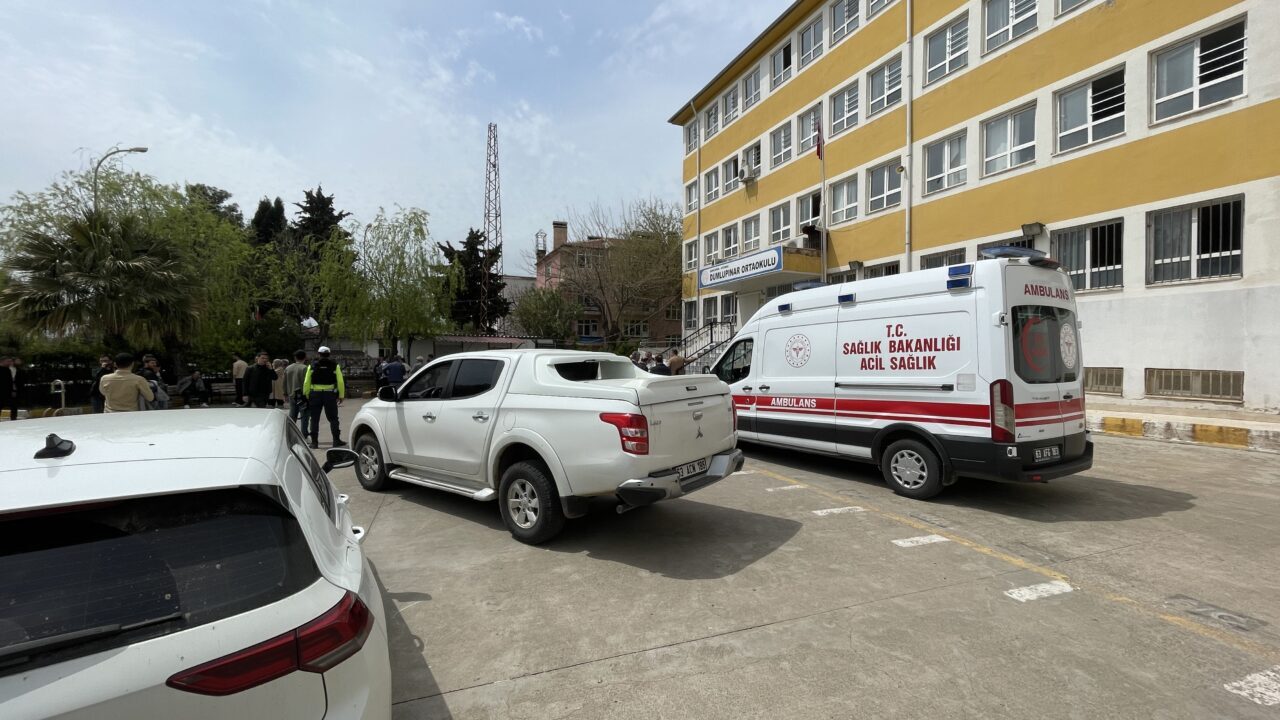 - "Bugün Siverek'te bulunan Dumlupınar Ortaokulu'na gelerek öğrenci velisi olduğunu