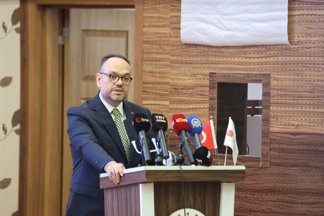 - İletişim Başkan Yardımcısı İlhami Giray Şahin:
- "Sadece bir iletişim