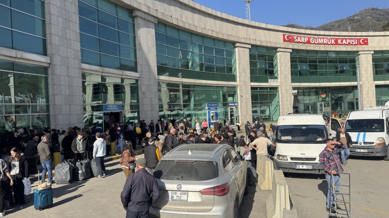- Türkiye'nin Gürcistan sınırındaki kapısından bu yılın ocak-mart döneminde yolcu