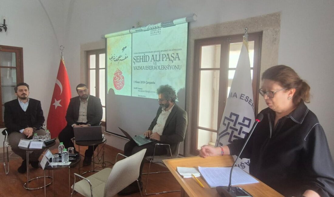 - Sakıp Sabancı Müzesi Müdürü Dr. Nazan Ölçer:
- "Koleksiyonerler, bizim