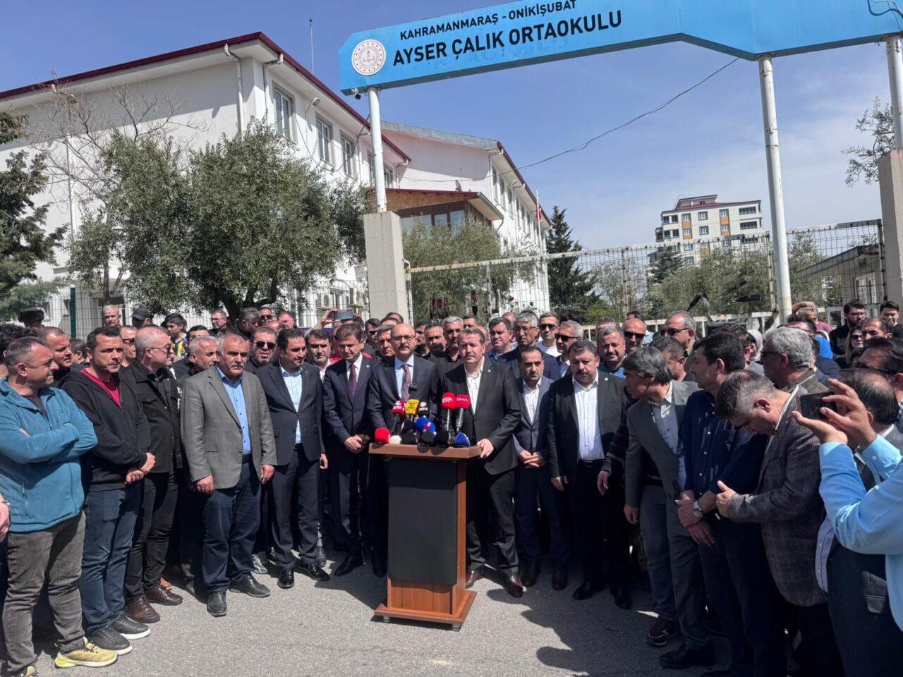 KAHRAMANMARAŞ (AA) – Eğitim-Bir-Sen Genel Başkanı Ali Yalçın ile Türk