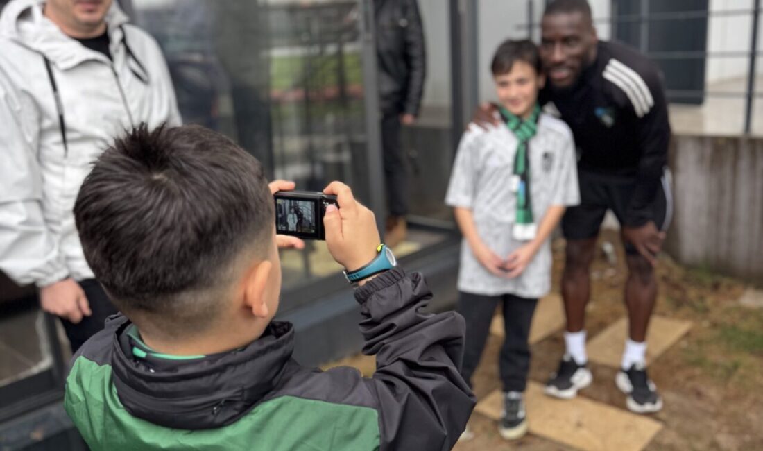 KOCAELİ (AA) – Kocaelisporlu futbolcu Serdar Dursun, Göztepe maçında attığı