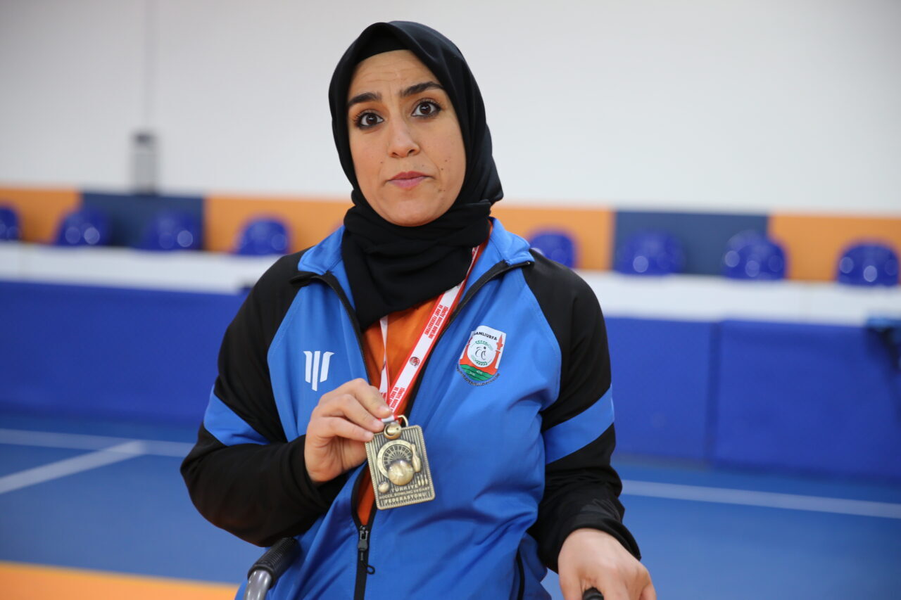 ŞANLIURFA (AA) – Şanlıurfa'da engelliler merkezinde sporla tanışan serebral palsili