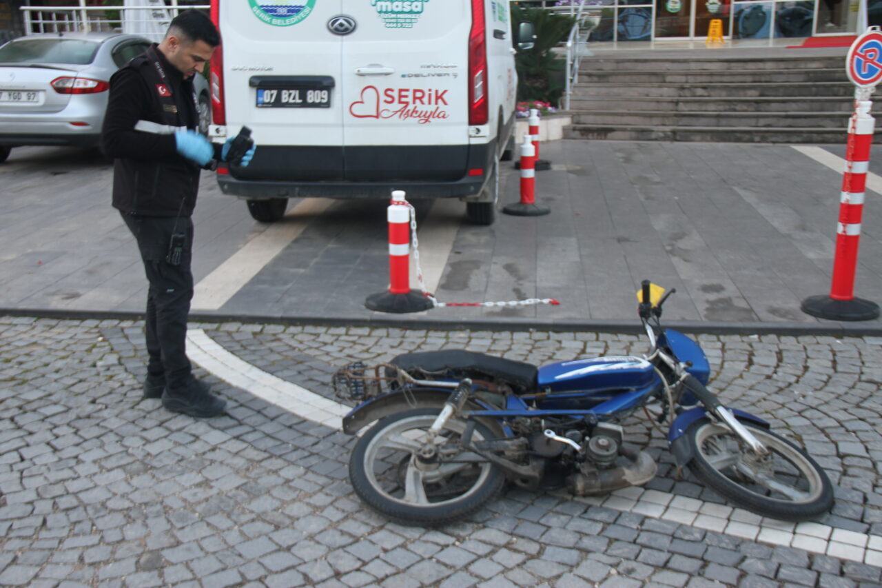 ANTALYA (AA) – Antalya'nın Serik ilçesinde pompalı tüfekle belediye binasına