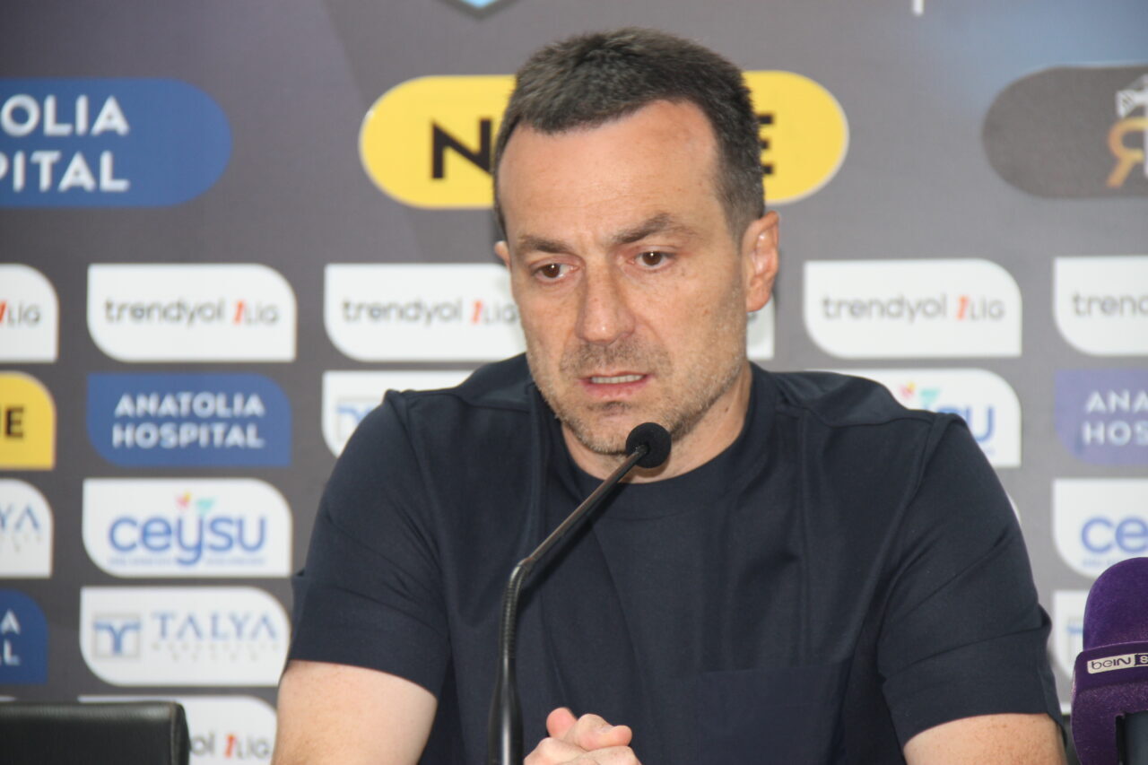 - Serikspor Teknik Direktörü Branimir Petrovic:
- "Henüz hiçbir şeyi kaybetmiş