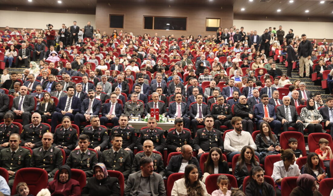 SİİRT/MARDİN/BİNGÖL (AA) – Siirt, Mardin ve Bingöl'de 23 Nisan Ulusal