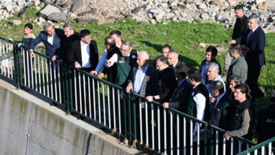 SİİRT (AA) – Siirt Valisi Kemal Kızılkaya, Kurtalan ilçesinde sağanak