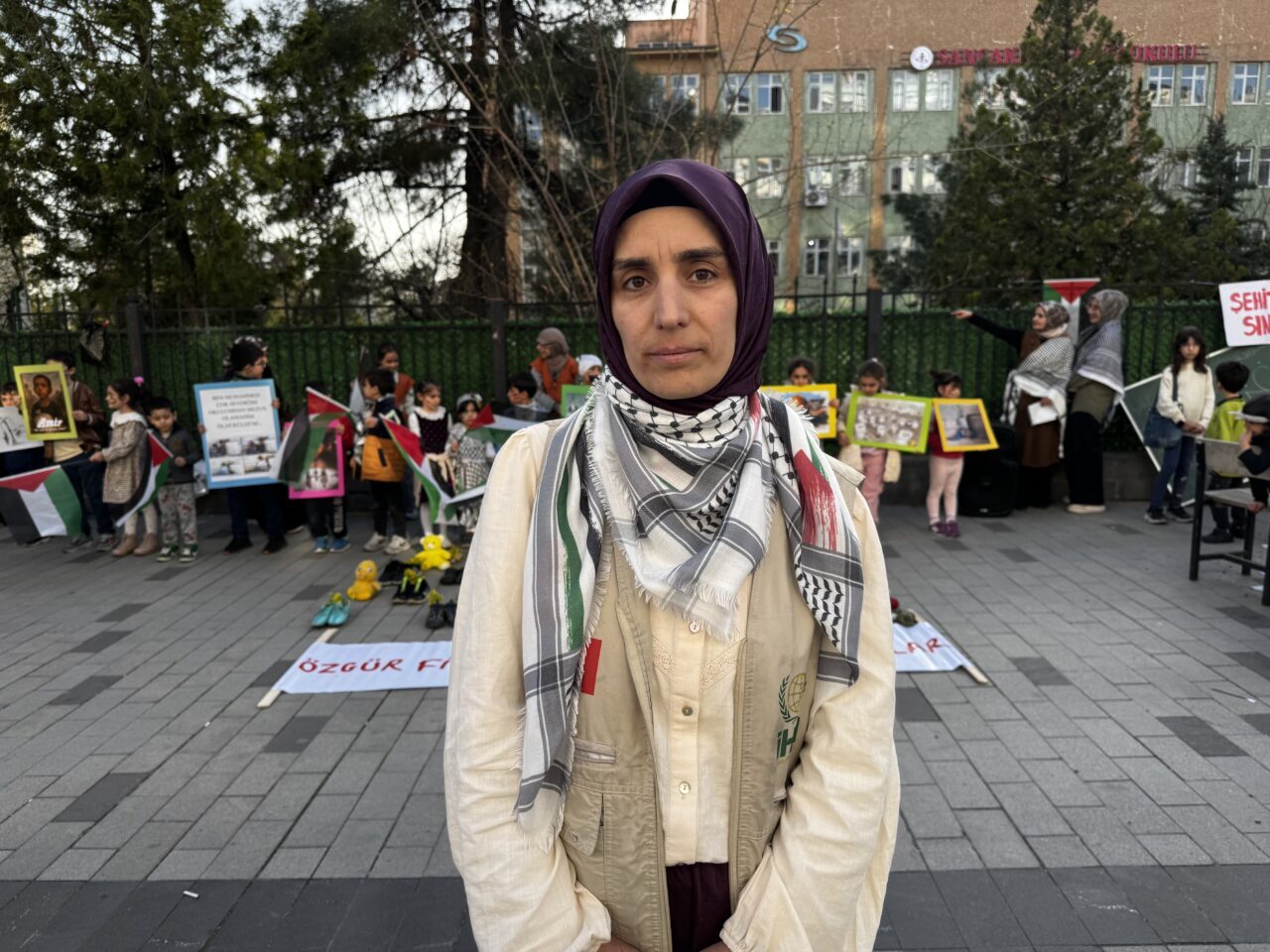 SİİRT (AA) – Siirt'te Gazzeli çocuklar için sessiz eylem düzenlendi.