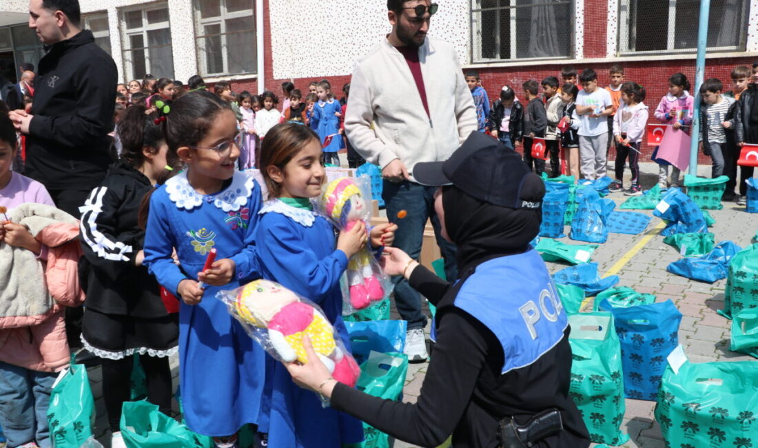 SİİRT (AA) – Siirt'te İl Emniyet Müdürlüğünce, Türk Polis Teşkilatının