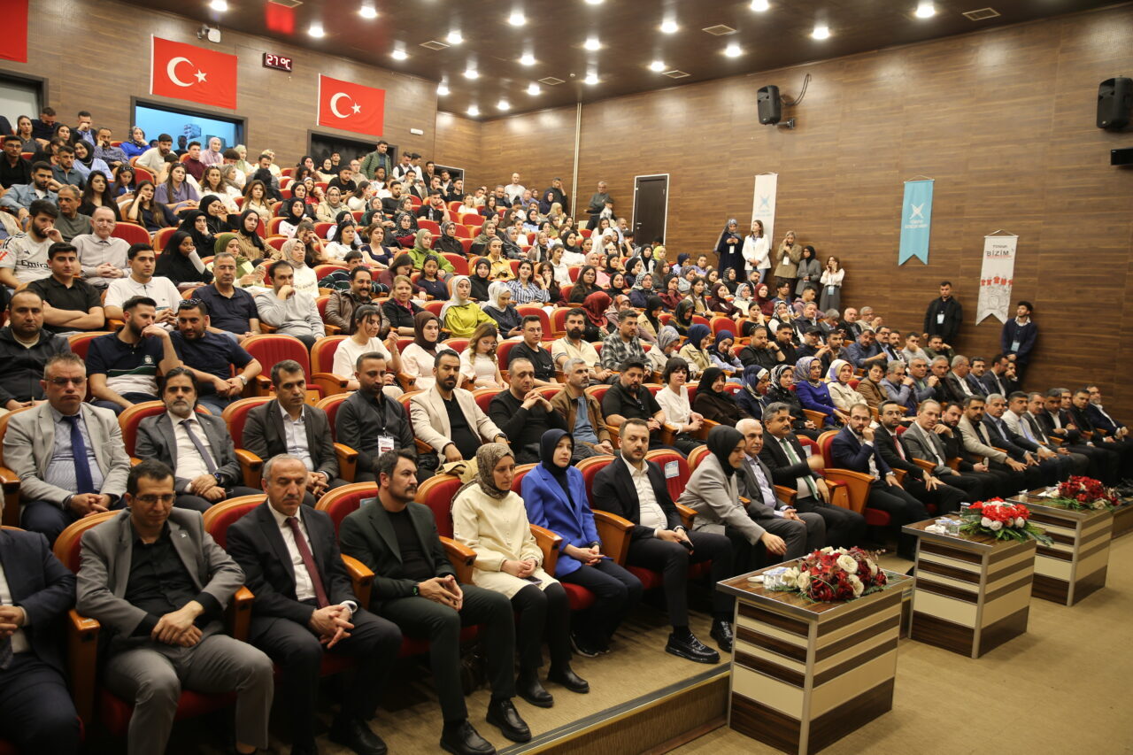 SİİRT (AA) – Siirt'te "Türkiye Gençlik Vakfı (TÜGVA) İhtisas Akademi