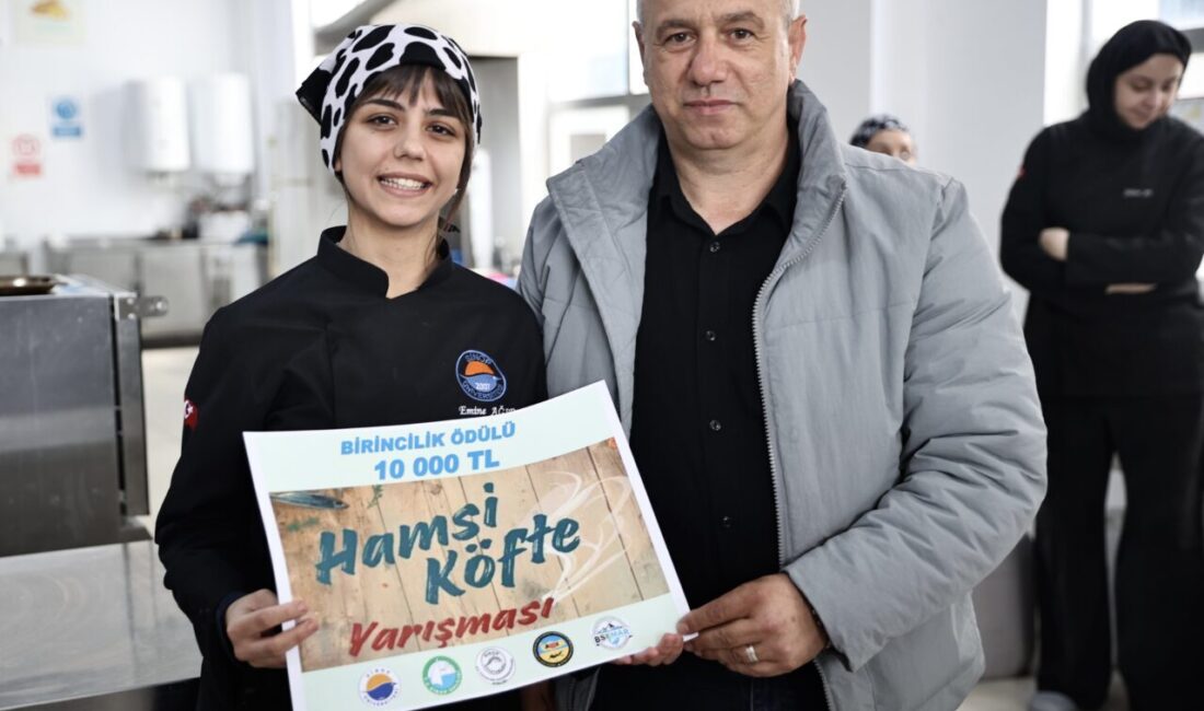 SİNOP (AA) – Sinop'ta gastronomi bölümü öğrencileri, en lezzetli hamsi