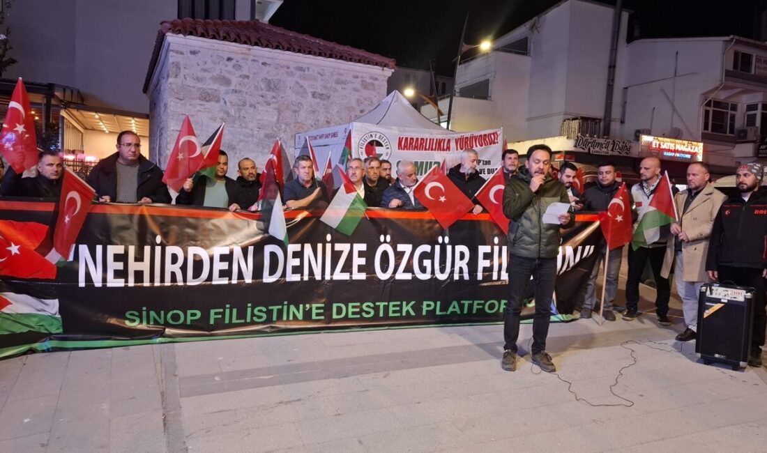 SİNOP (AA) – Sinop'ta vatandaşlar, Gazze'ye insani yardım ulaştırmak amacıyla