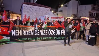 SİNOP (AA) – Sinop'ta vatandaşlar, Gazze'ye insani yardım ulaştırmak amacıyla