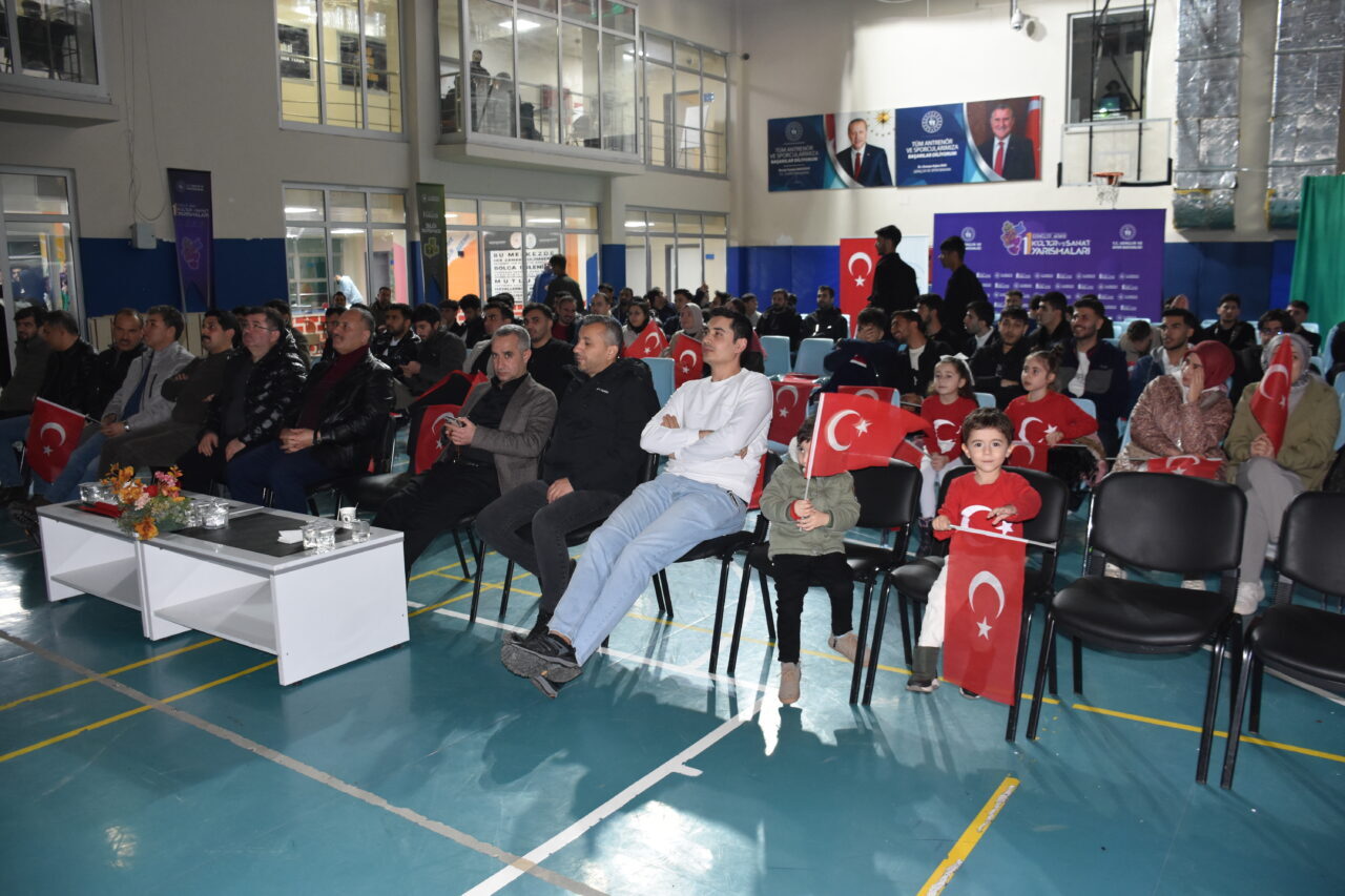 ŞIRNAK (AA) – Şırnak'ta A Milli Futbol Takımı'nın Kosova'yı 1-0