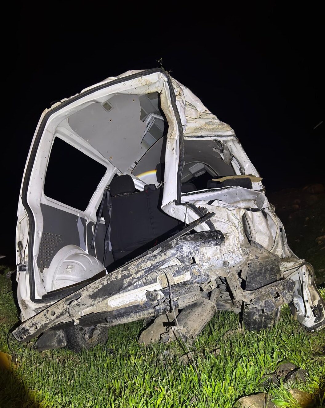 ŞIRNAK (AA) – Şırnak'ın Cizre ilçesinde kamyonetin şarampole devrilmesi sonucu