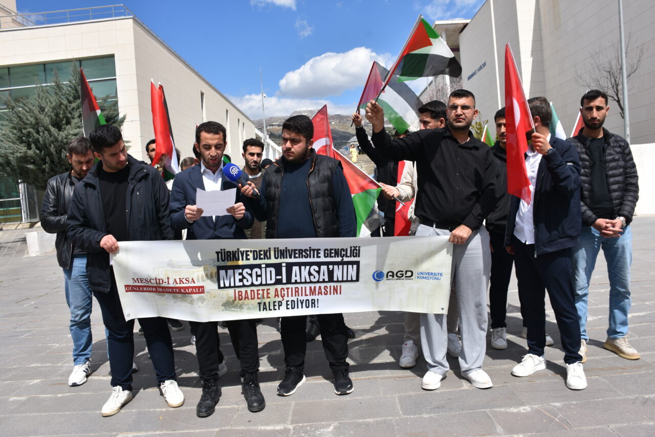 ŞIRNAK (AA) – İsrail'in Mescid-i Aksa'yı ibadete kapatması, Şırnak Üniversitesi