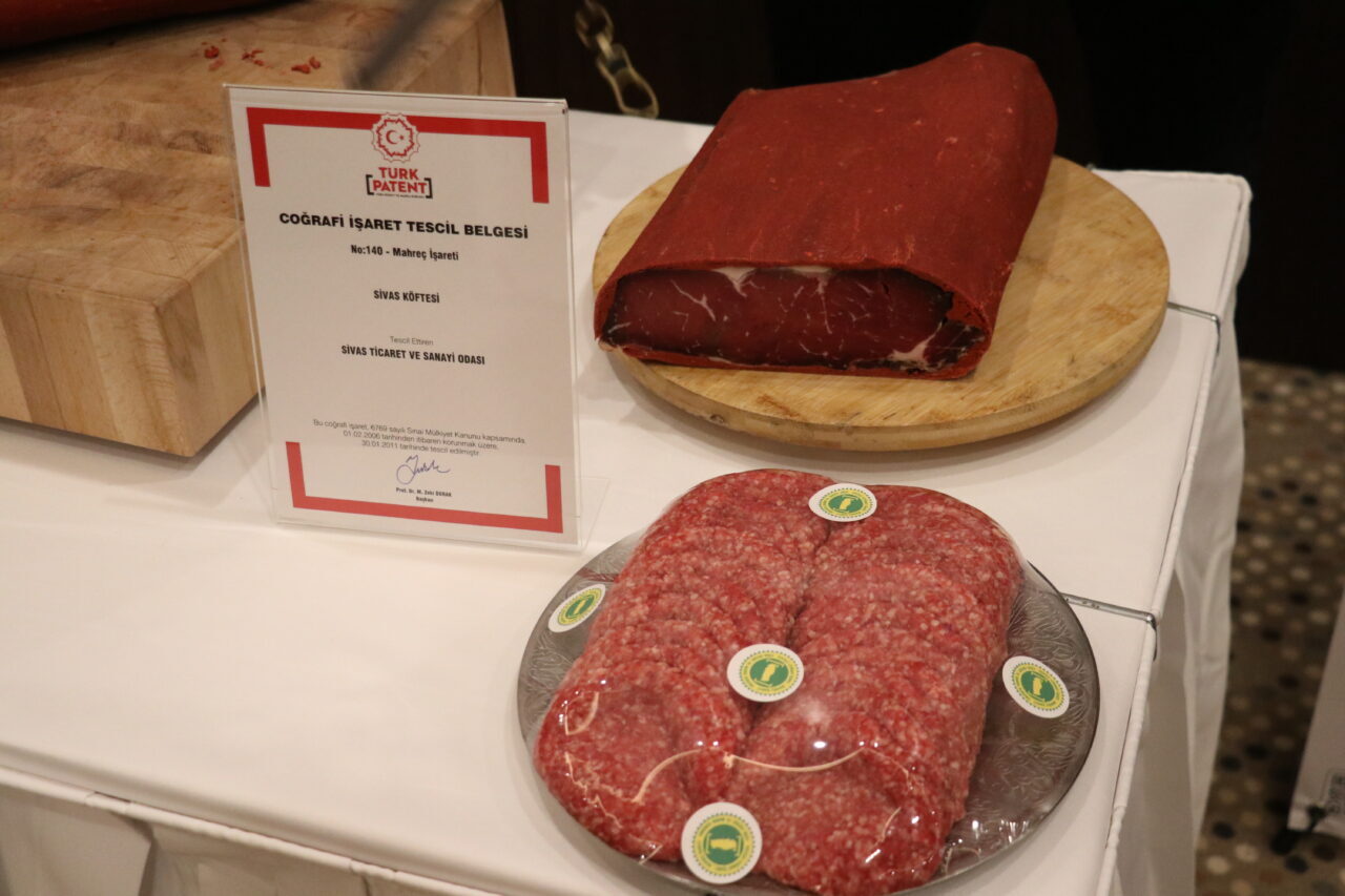 - Vali Yılmaz Şimşek:
- "Sivas, köklü kültürü, güçlü üretim geleneği