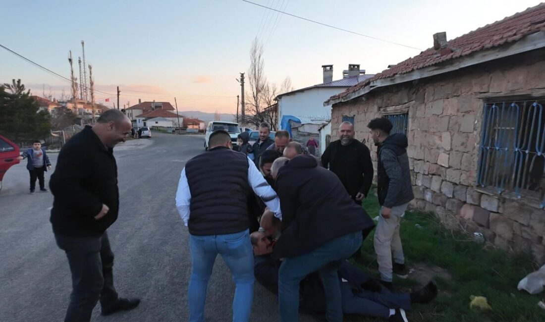 SİVAS (AA) – Sivas'ın Şarkışla ilçesinde mahalle sakinleri, "kavga çıktı"