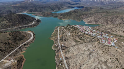 SİVAS (AA) – Sivas'ın Hafik ve Zara ilçelerinde, Pusat-Özen Barajı'ndaki
