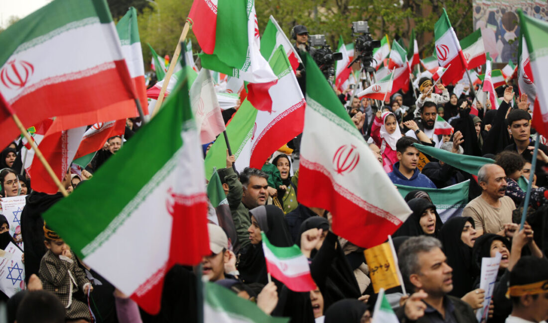 TAHRAN (AA) – İran’ın başkenti Tahran'da ABD-İsrail saldırılarında ölen öğrenciler