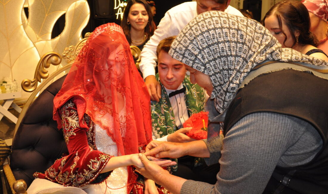 MERSİN (AA) – Güney Koreli Bobae Lee, tatil yaptığı Nevşehir'de