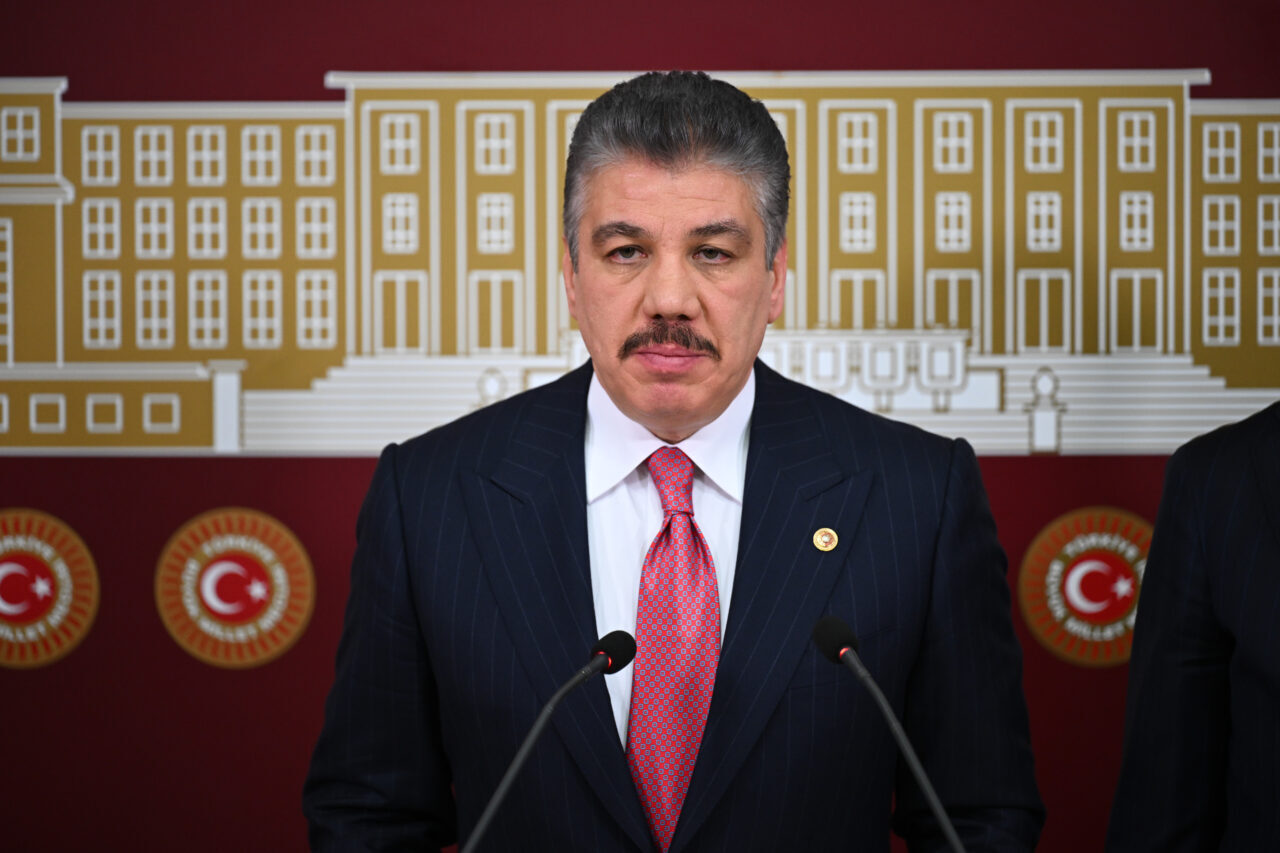 - "Bu düzenleme işgal hukukunun temel sınırlarını aşmaktadır. İşgalci güç,