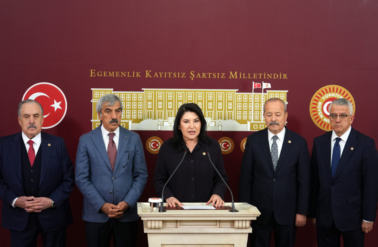 - "Çocuklarımızın e-Dilekçe'den gönderdikleri metinde, okullarda sağlıklı, ücretsiz gıdaya erişimdeki