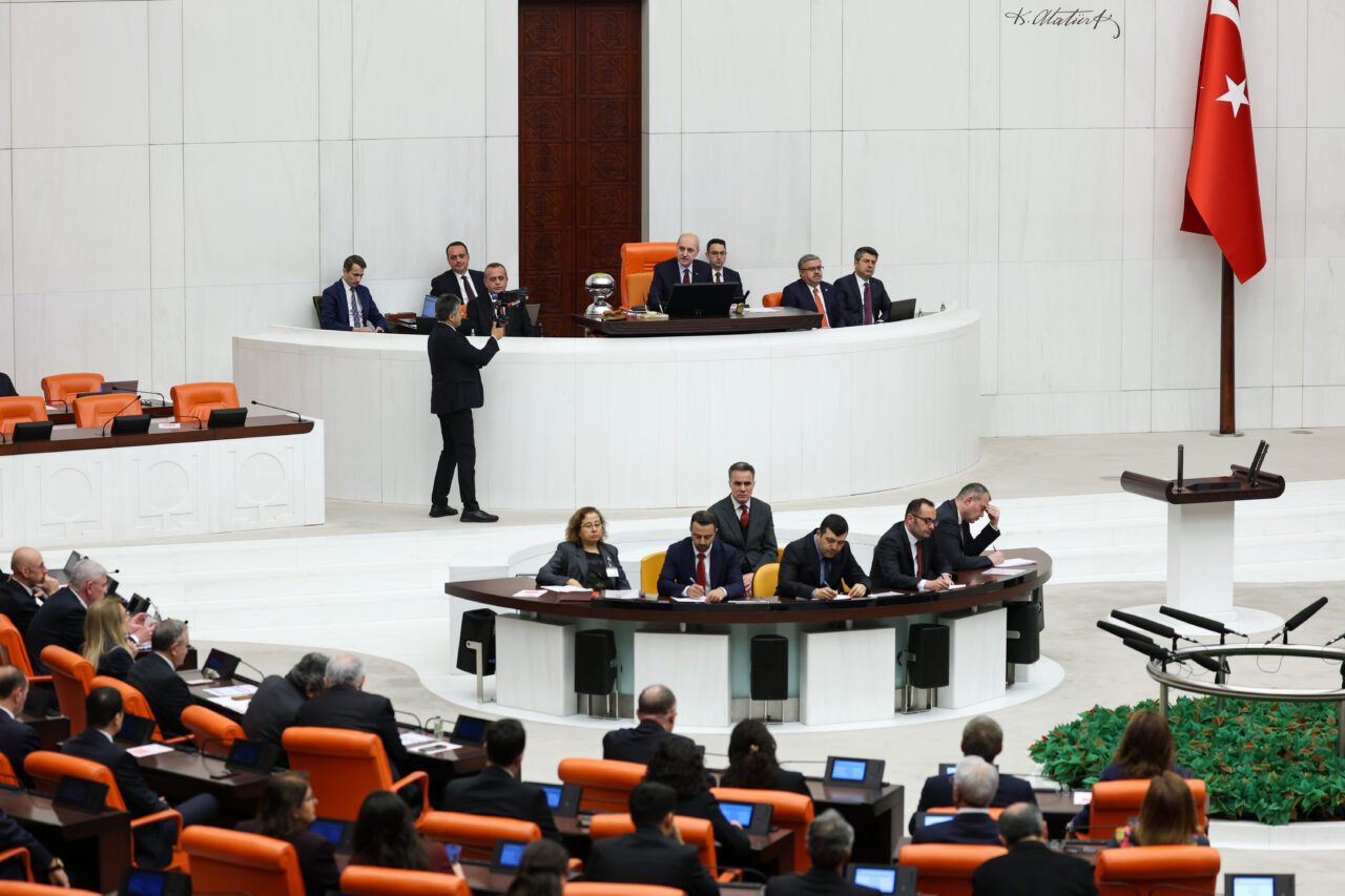 - TBMM Başkanı Numan Kurtulmuş:
- "Anayasa ve iç tüzük çerçevesinde