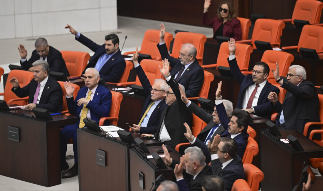 - Meclis Başkanlığı Tezkeresi'nden:
- "Söz konusu korsanlık eylemi açık bir