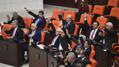 - Meclis Başkanlığı Tezkeresi'nden:
- "Söz konusu korsanlık eylemi açık bir