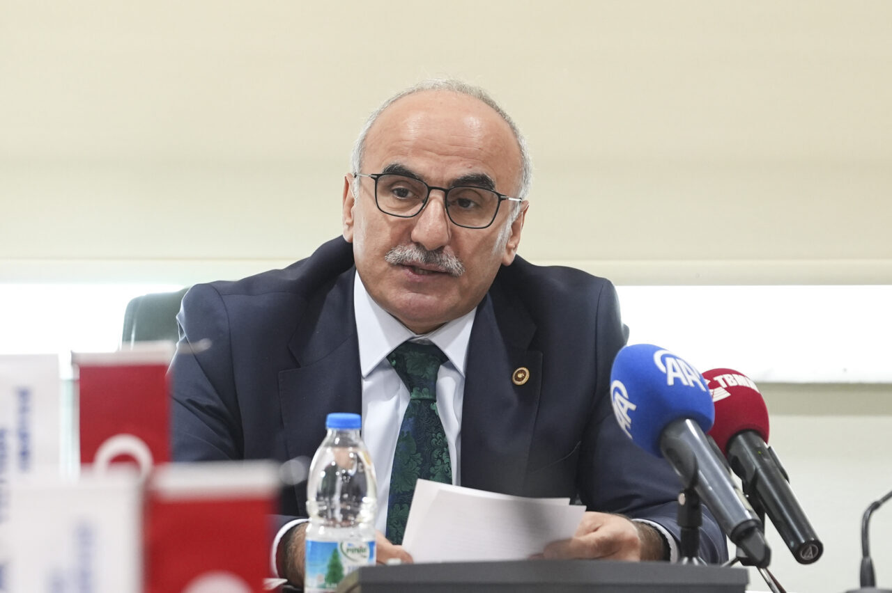 - Komisyon Başkanı AK Parti Rize Milletvekili Harun Mertoğlu:
- "Türkiye