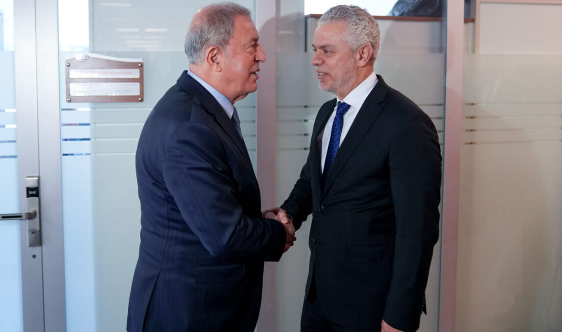 - "Risk alıyorlar. Savunma için çok, taarruz için az"