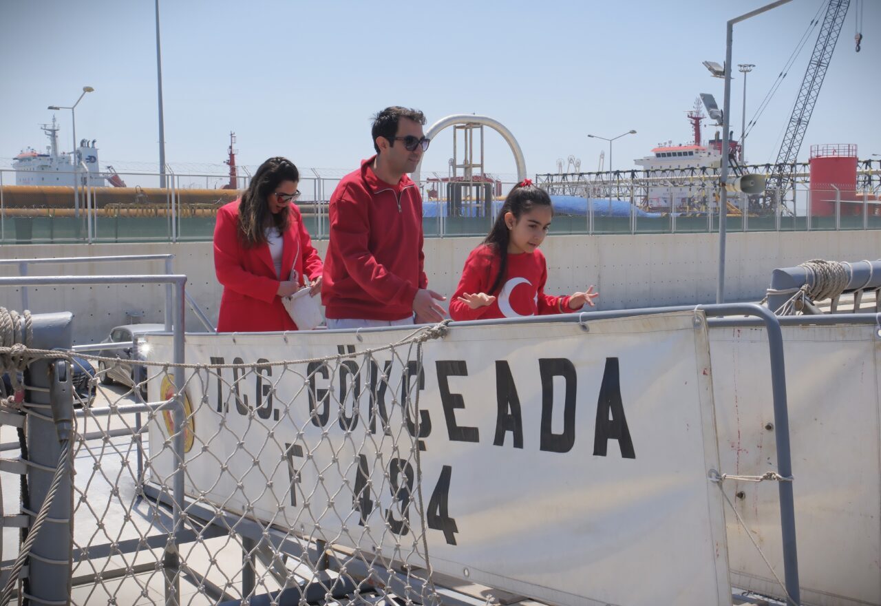 MERSİN (AA) – Türk Deniz Kuvvetlerine ait TCG Gökçeada gemisi,